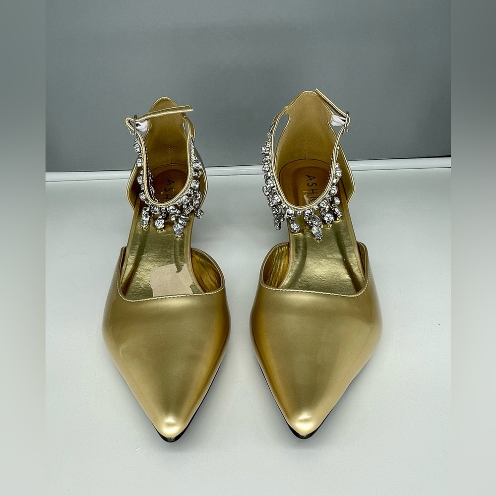 Ashro Gold Heels with Pointed Toe and T-Strap